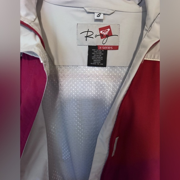 Women’s Roxy snowboarding Jacket - Picture 2 of 7